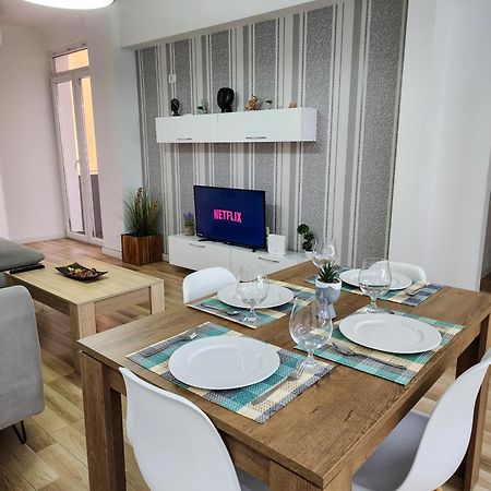 2E Apartment Myslym Shyri 티라나 외부 사진
