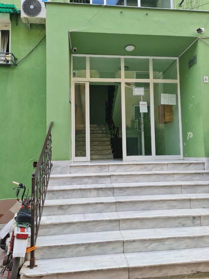 2E Apartment Myslym Shyri 티라나 외부 사진