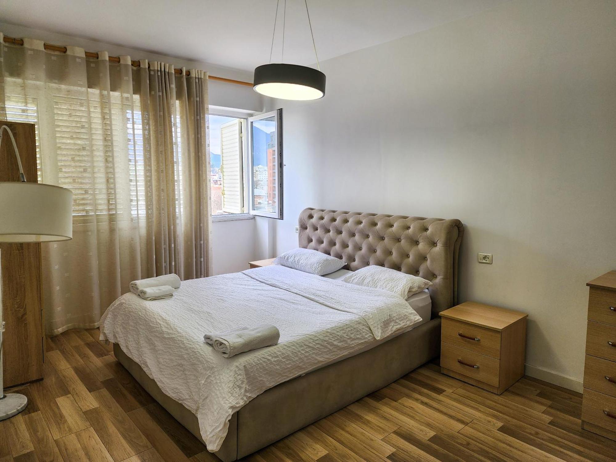 2E Apartment Myslym Shyri 티라나 외부 사진