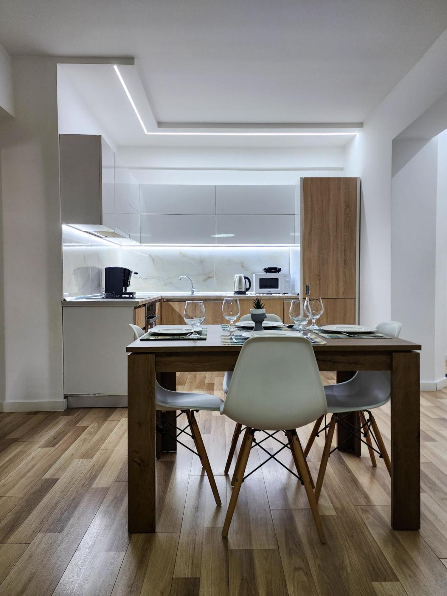2E Apartment Myslym Shyri 티라나 외부 사진