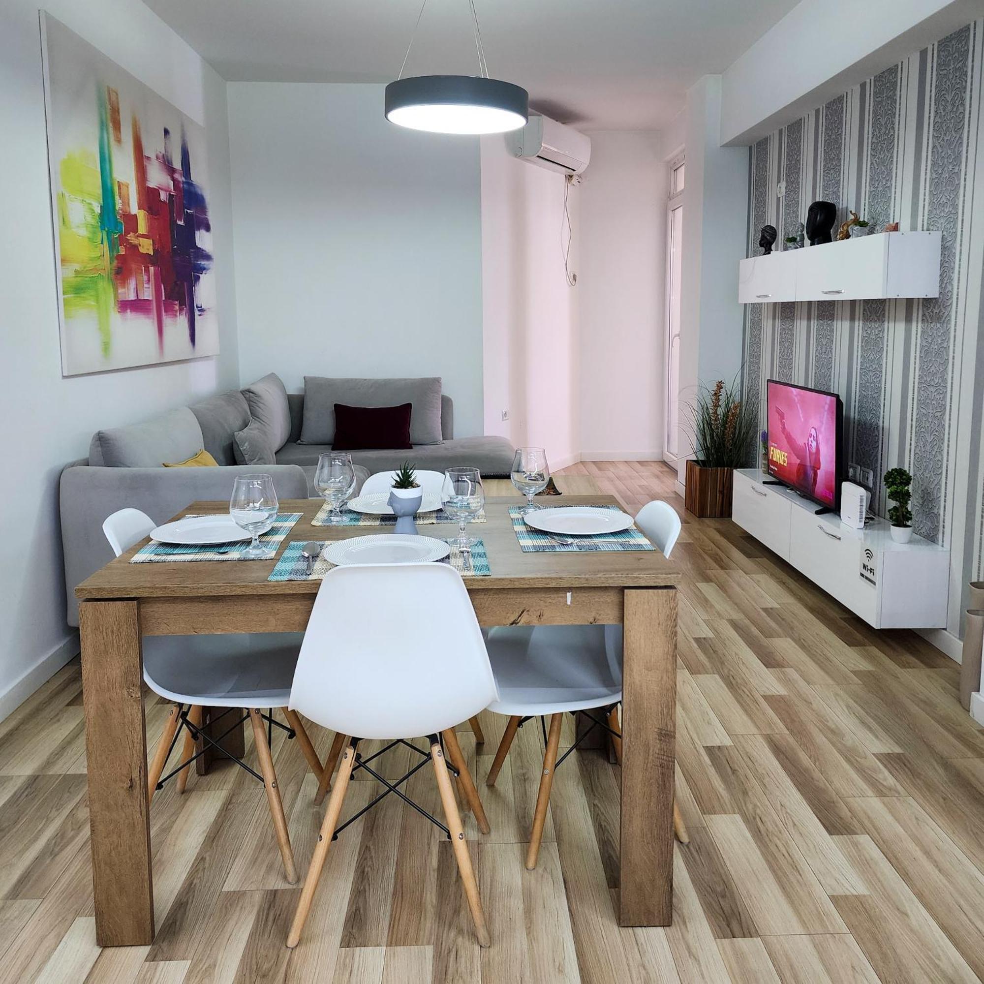 2E Apartment Myslym Shyri 티라나 외부 사진