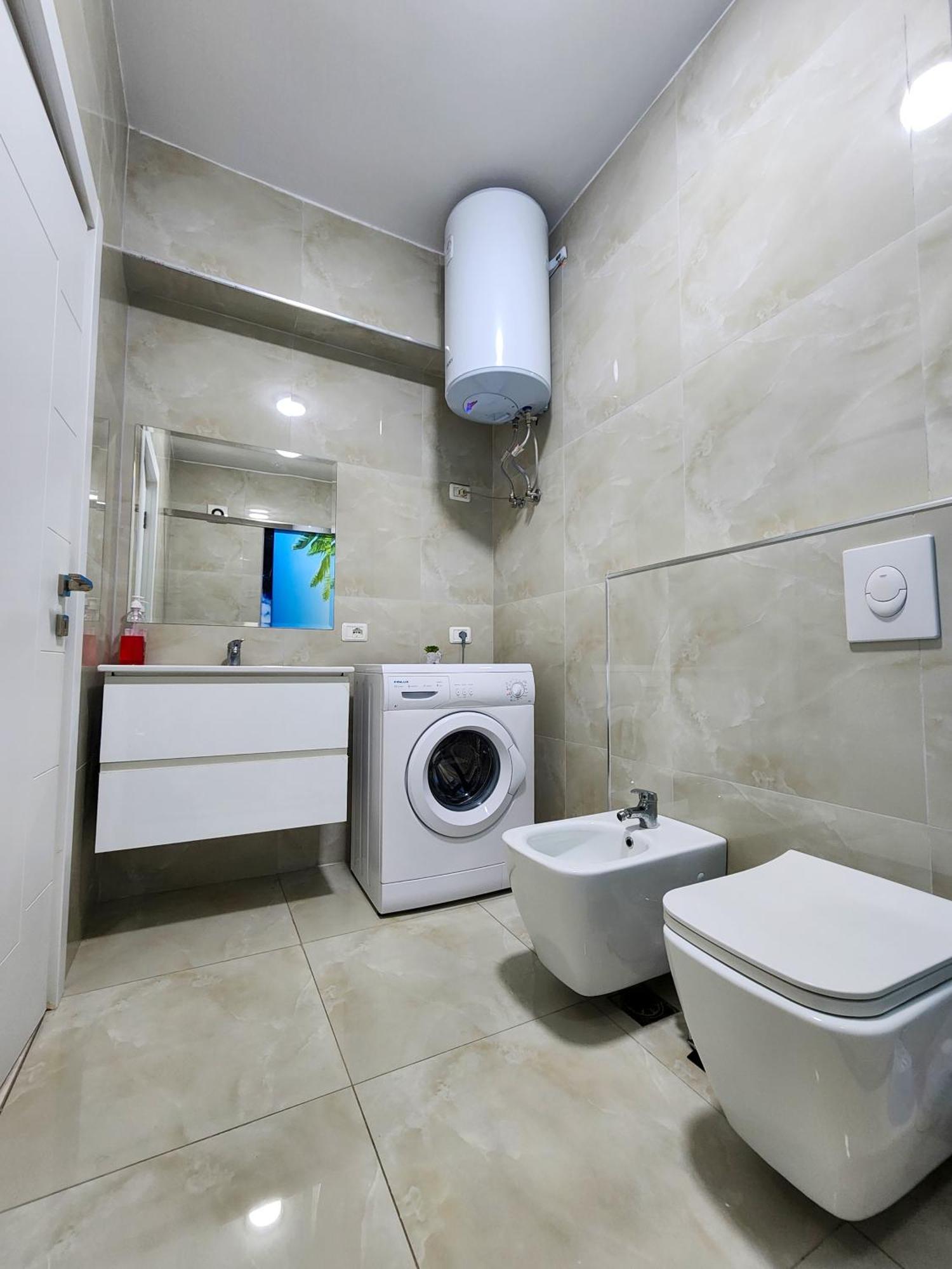 2E Apartment Myslym Shyri 티라나 외부 사진